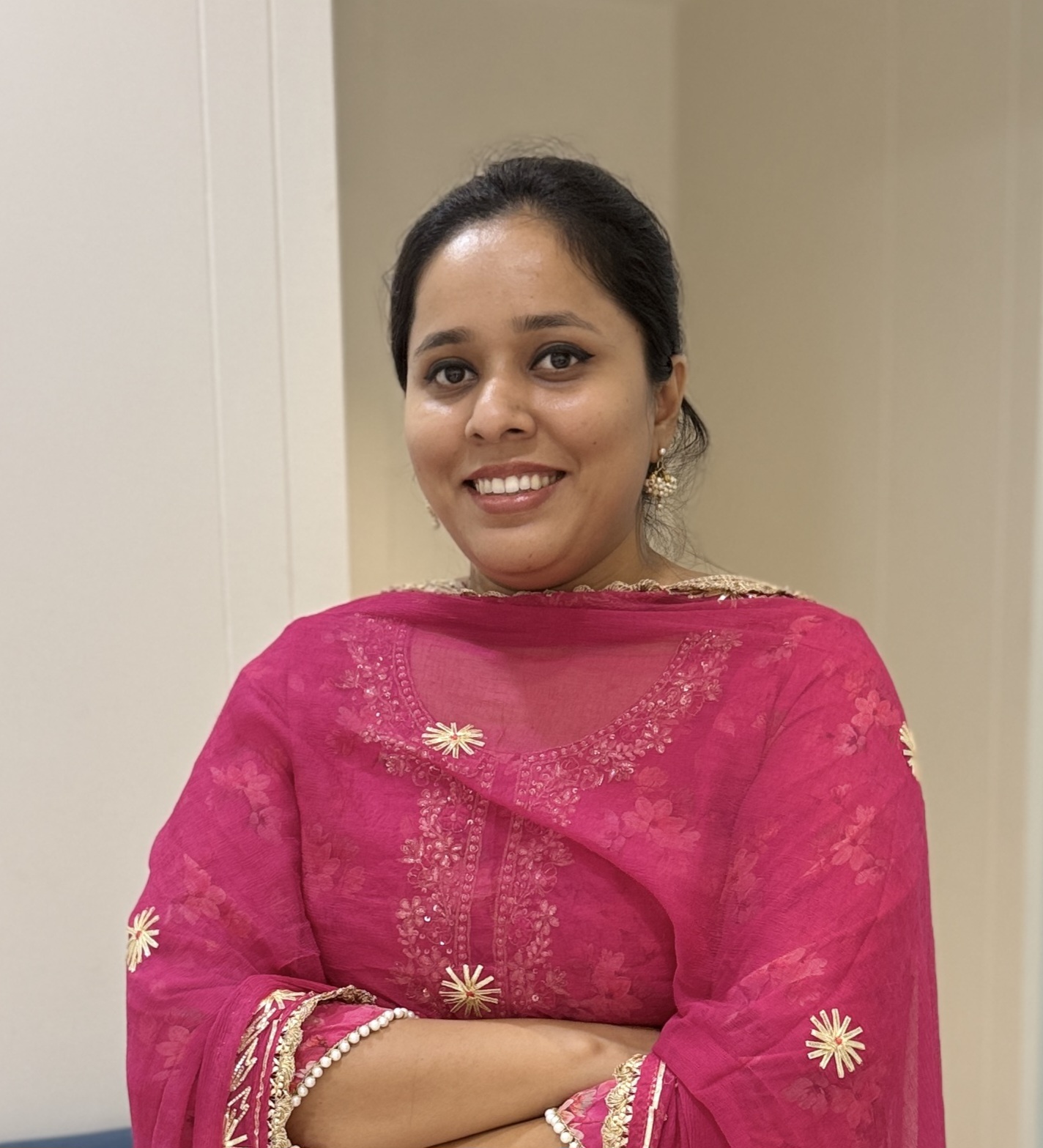 DR MUNIRA ZAR